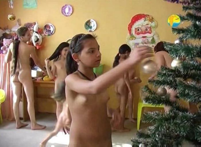 Christmas - Naturist Freedom video (France) Christmas - Naturist Freedom video (France)